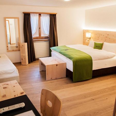 Wellnesshotel Liun B&B Müstair Buitenkant foto