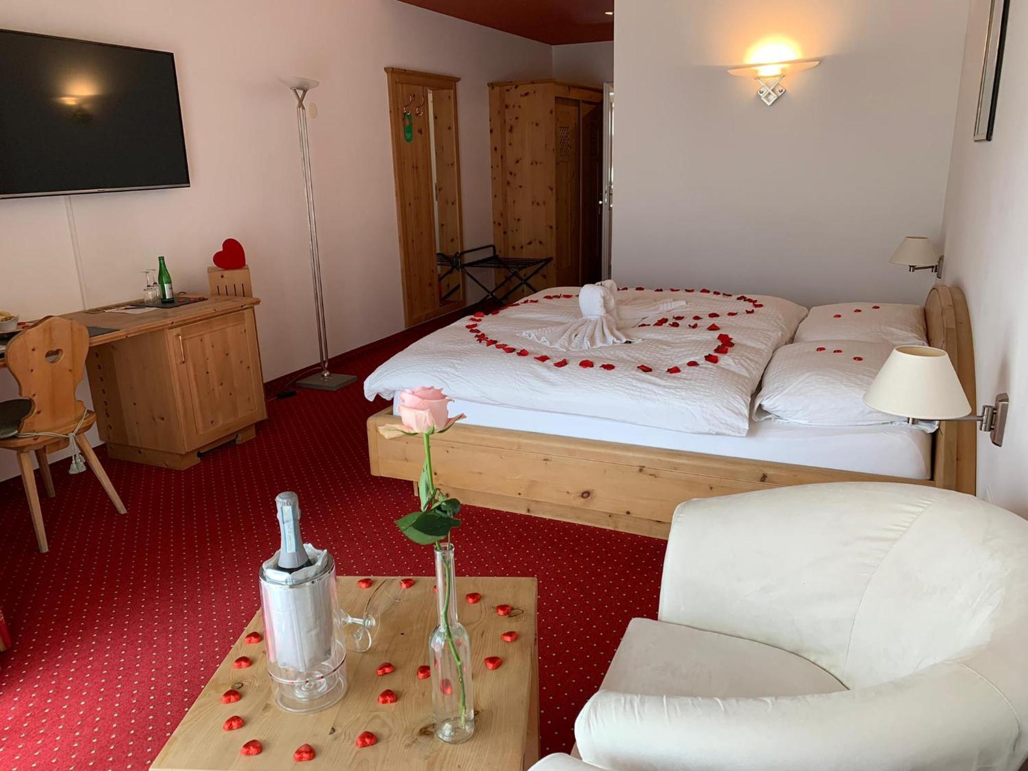 Wellnesshotel Liun B&B Müstair Buitenkant foto