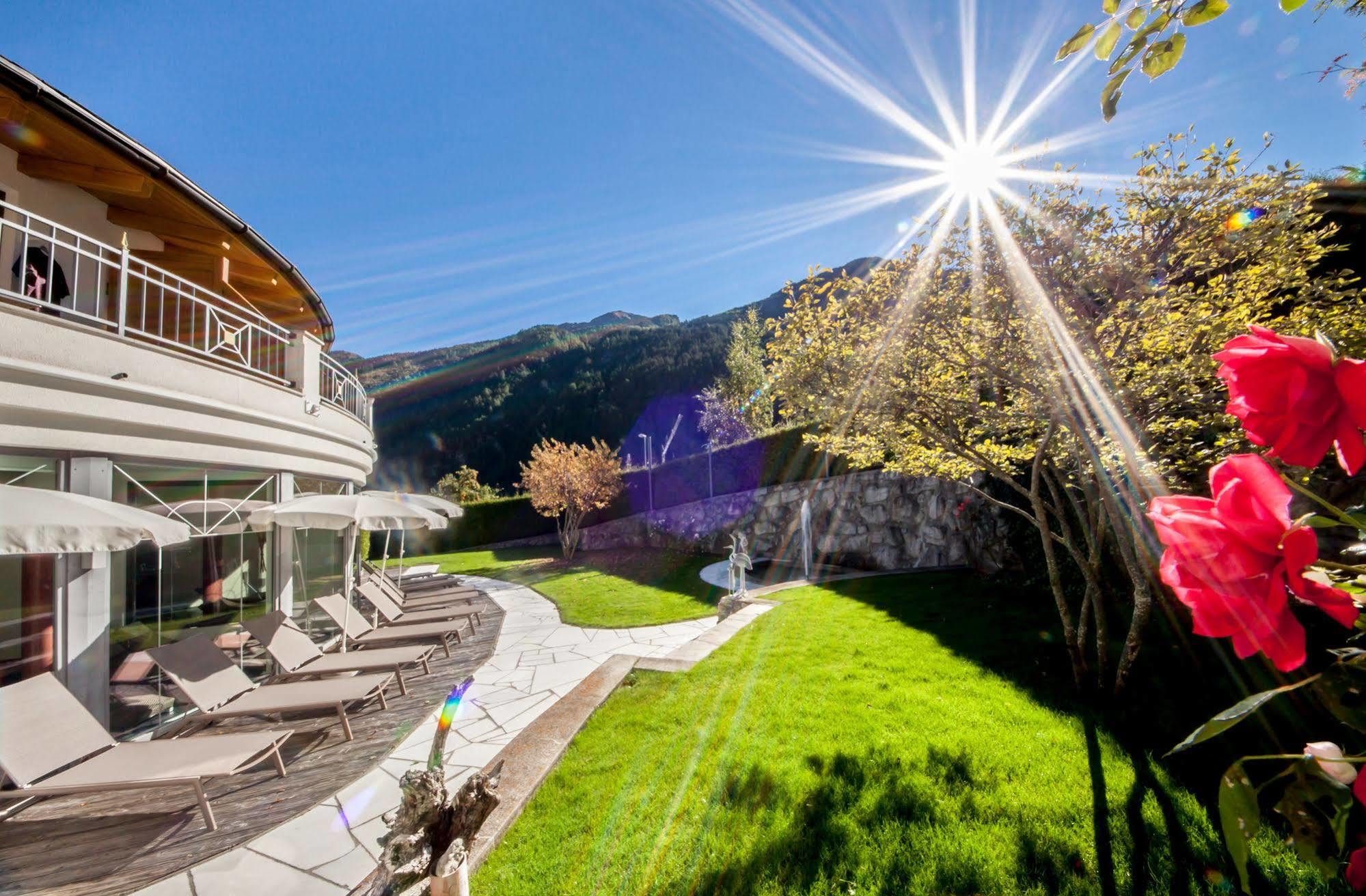 Wellnesshotel Liun B&B Müstair Buitenkant foto