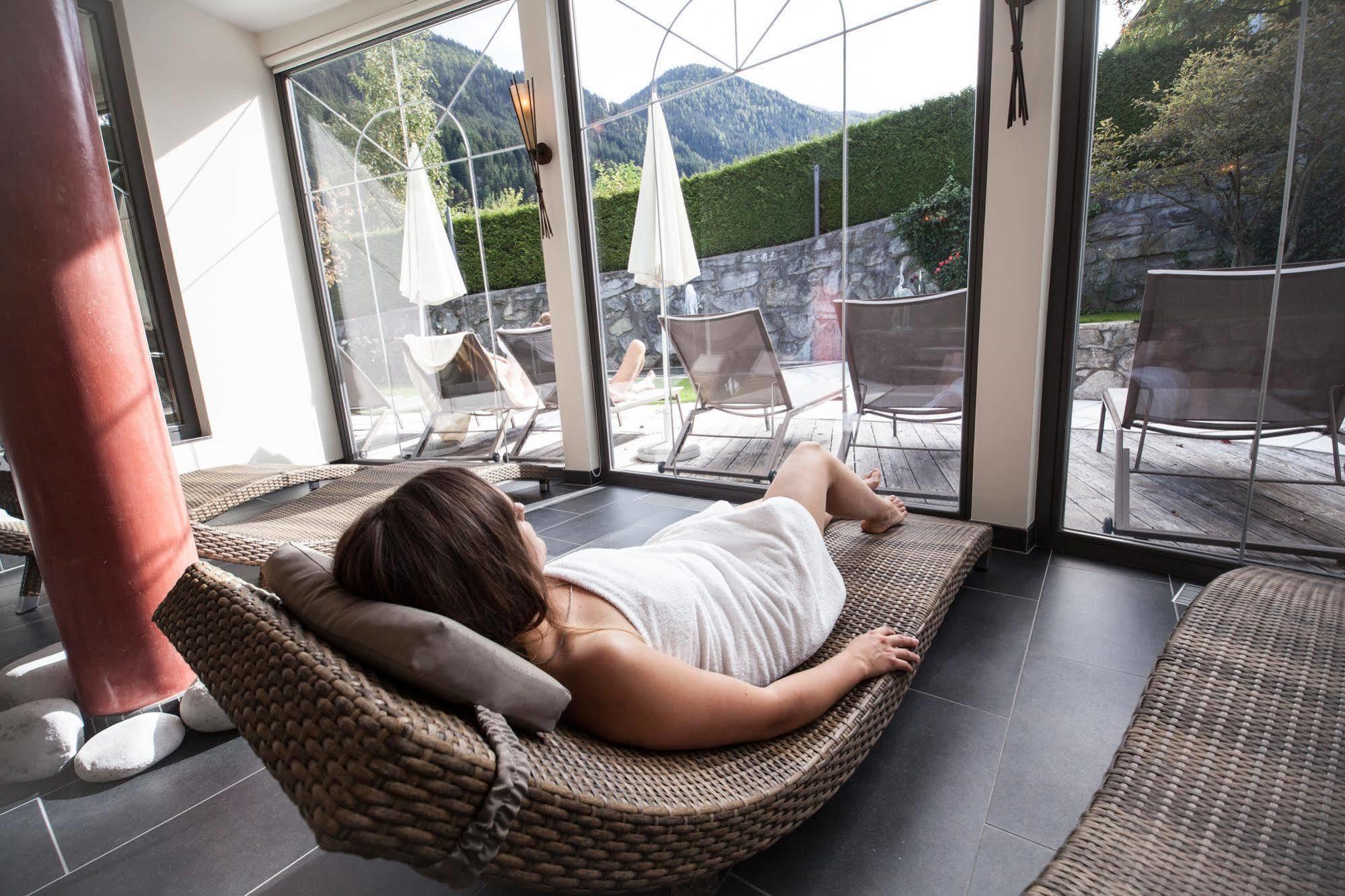 Wellnesshotel Liun B&B Müstair Buitenkant foto